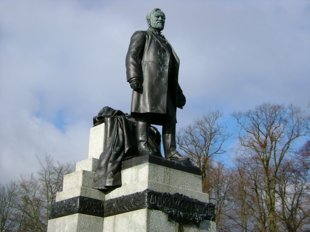 Statue of Andrew Carnegie, Pittencrieff Park, Chambers Street, Dunfermline, Fife. © userkilnburn wikimedia commons.